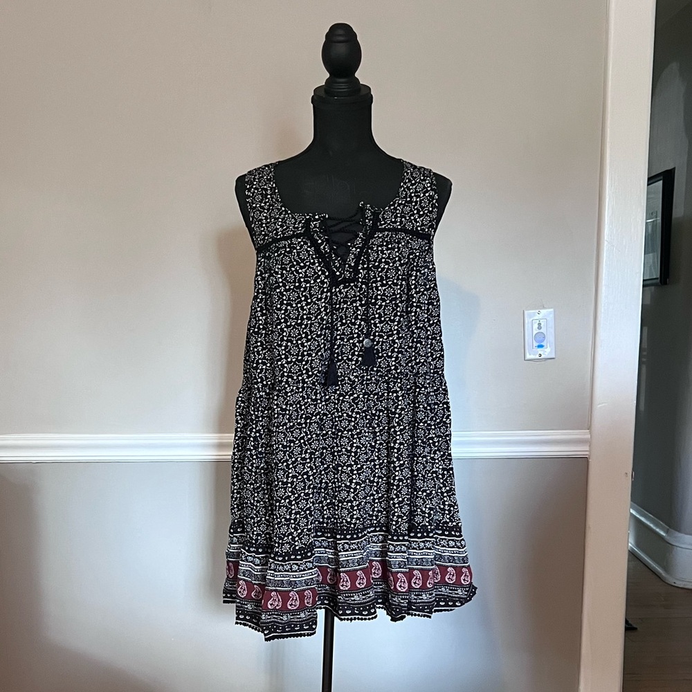 NEW, Black & white dress with brown hem